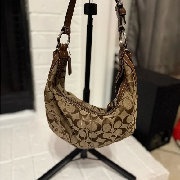 Vintage Coach Signature Shoulder Hobo Bag - Picture 2 of 6